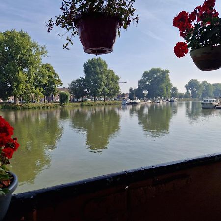 De Logeerboot Dordrecht Bed & Breakfast Ngoại thất bức ảnh