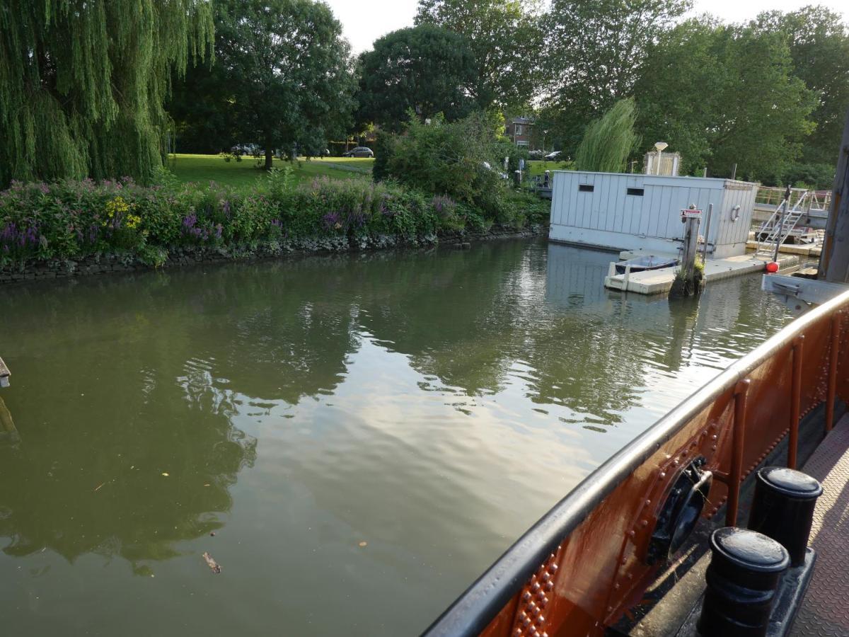 De Logeerboot Dordrecht Bed & Breakfast Ngoại thất bức ảnh